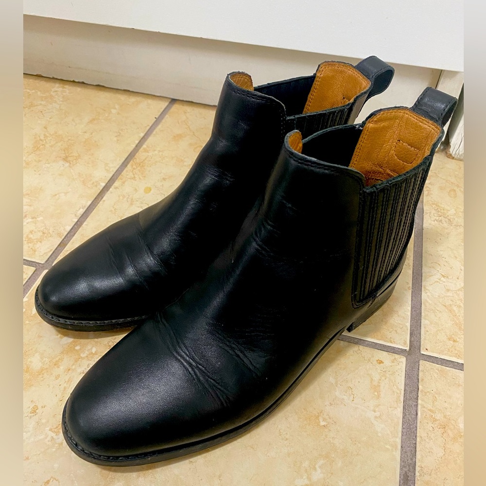 Black chelsea boots
